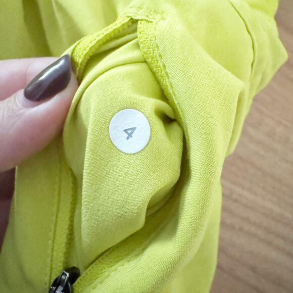 LULULEMON Tracker Short II Split Pea Yellow 4 - Picture 10 of 11